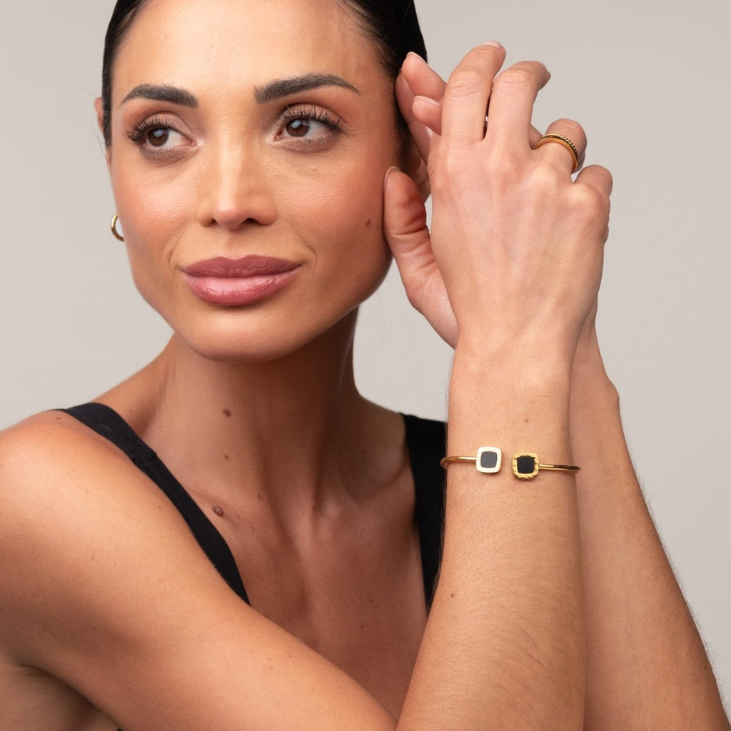 Bracelete Bella Ônix Banhado em Ouro 18k