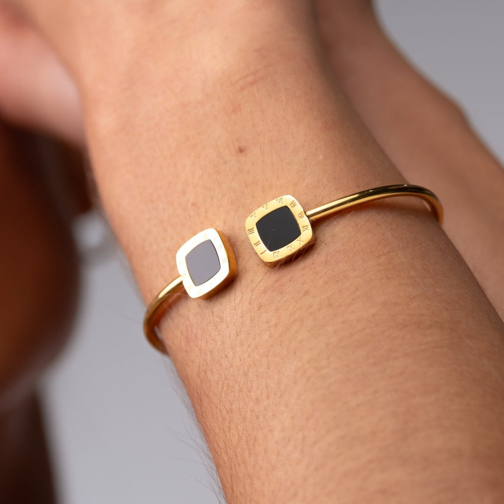Bracelete Bella Ônix Banhado em Ouro 18k