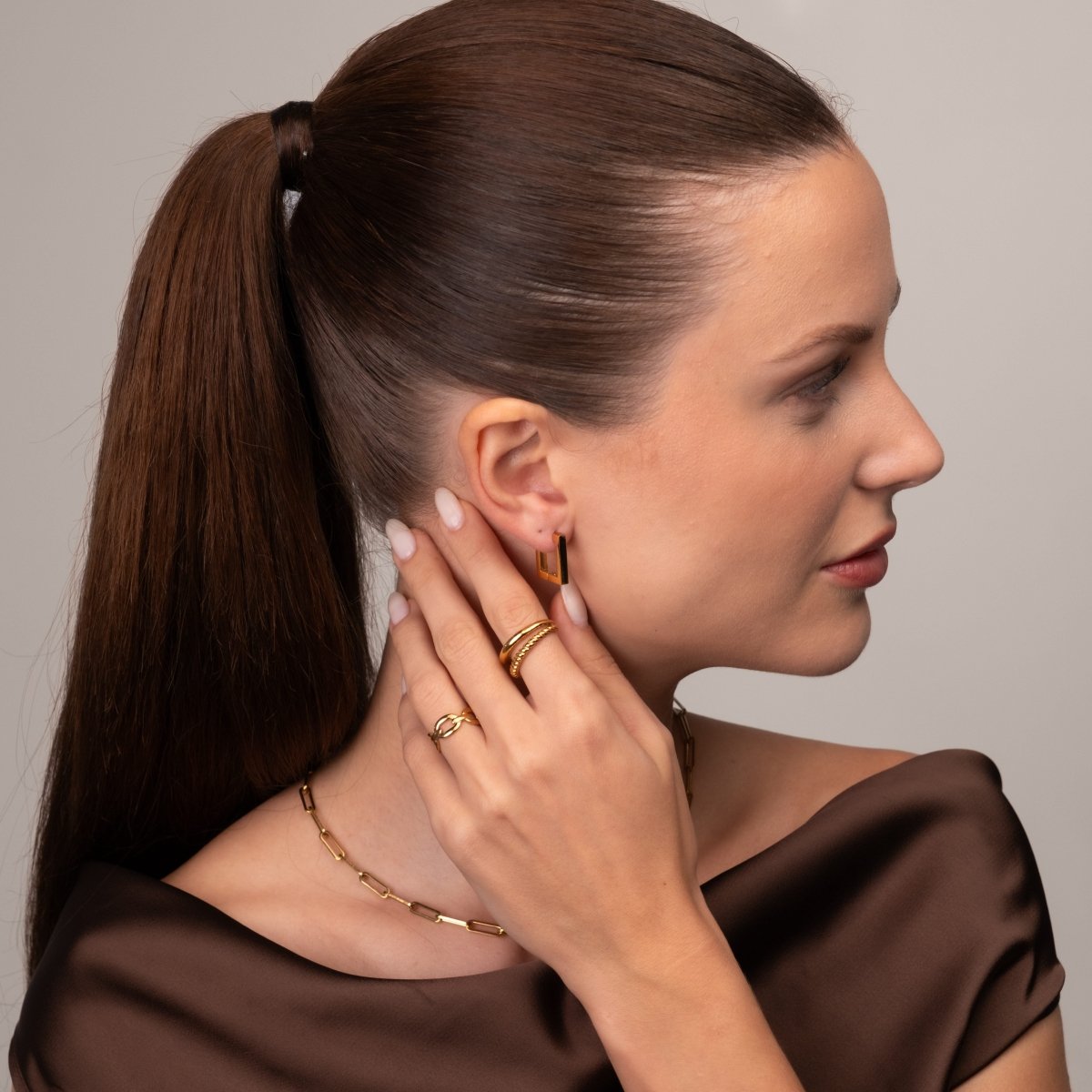 Brinco Argola Quadrada Leonor Banhado em Ouro 18K