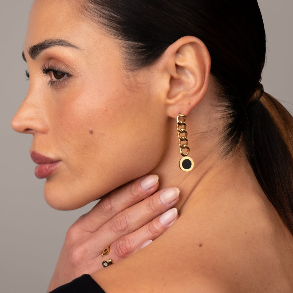 Brinco Corrente Glamour Pedra Onix Banhado em Ouro 18K