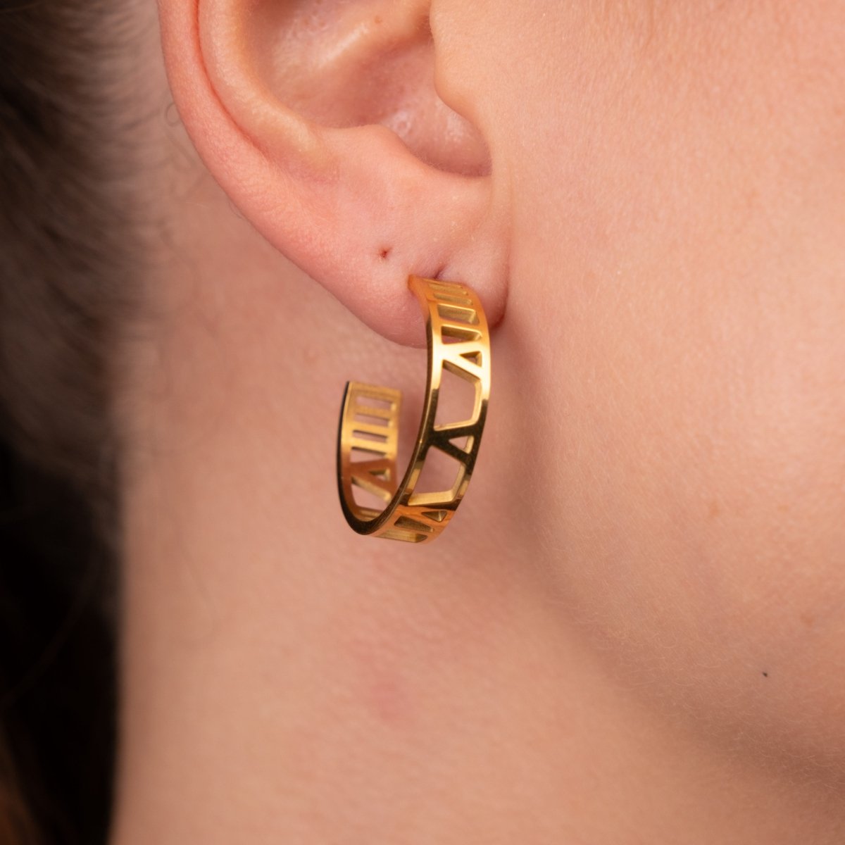 Brinco de Argola Numeral Banhado em Ouro 18K