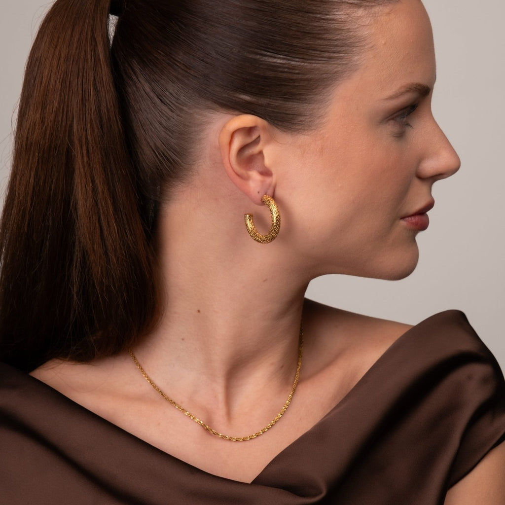 Brinco de Argola Textura Banhado em Ouro 18K