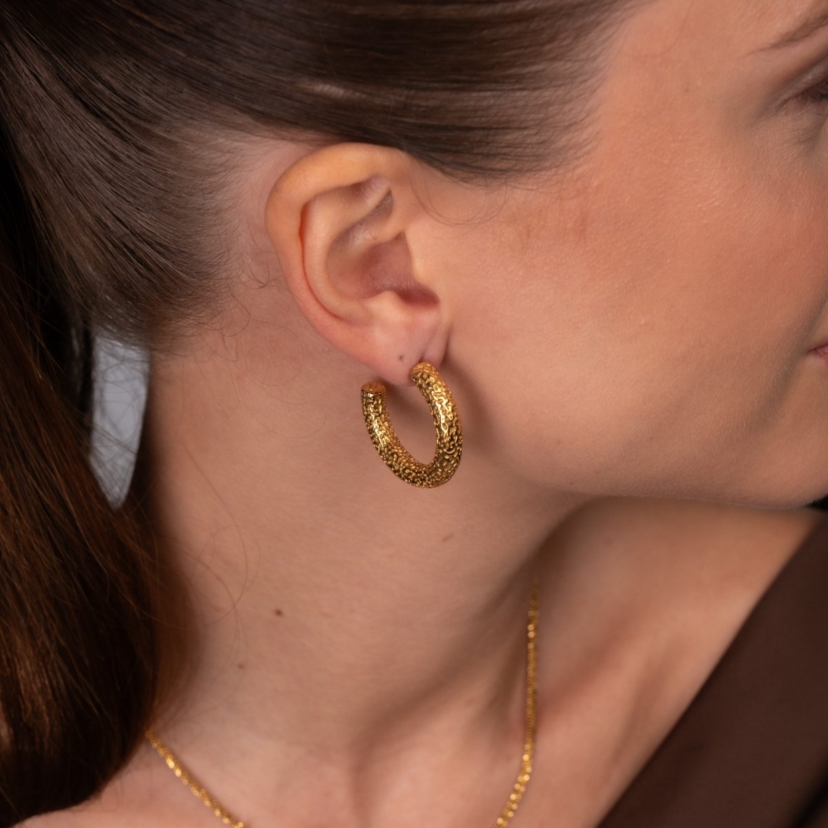 Brinco de Argola Textura Banhado em Ouro 18K