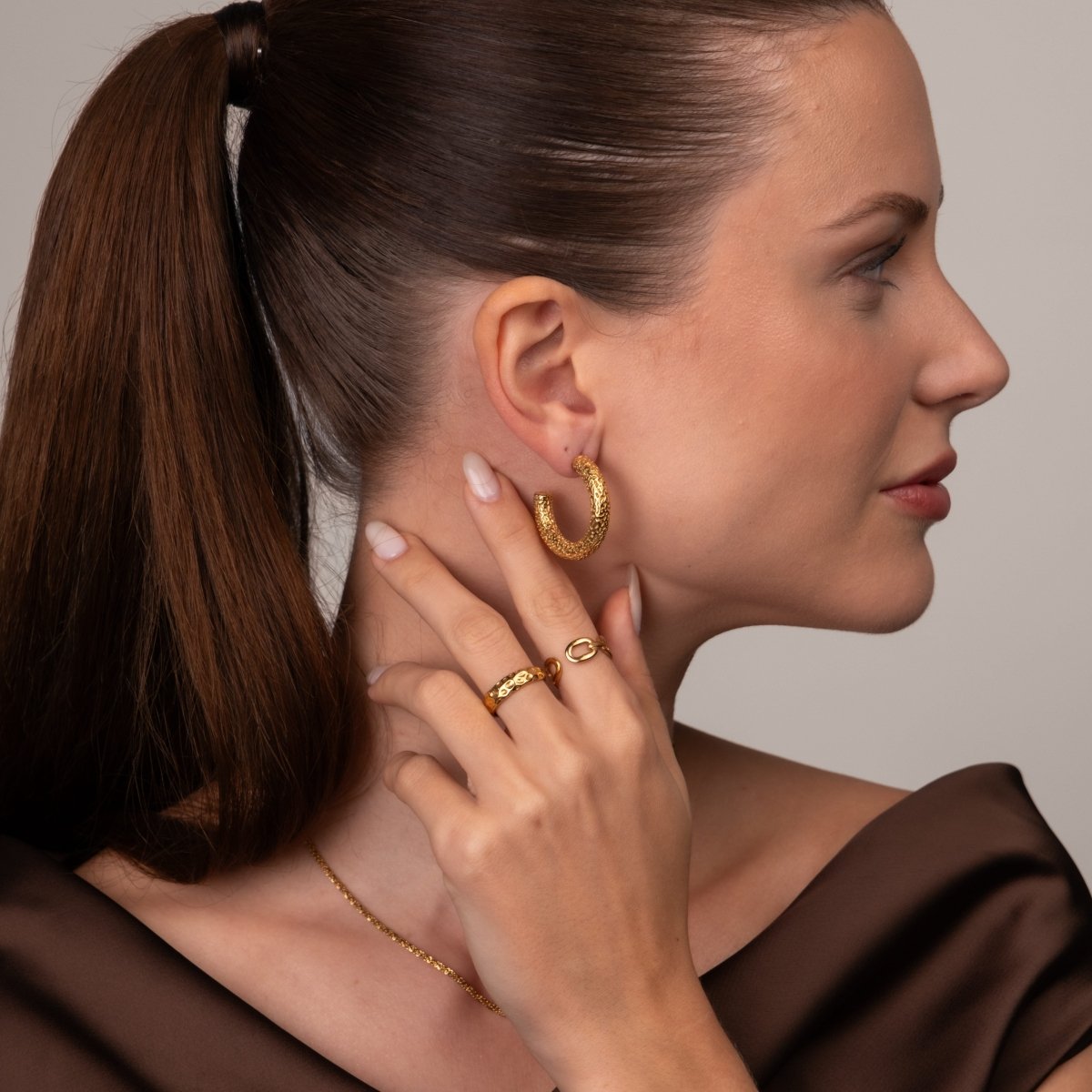 Brinco de Argola Textura Banhado em Ouro 18K