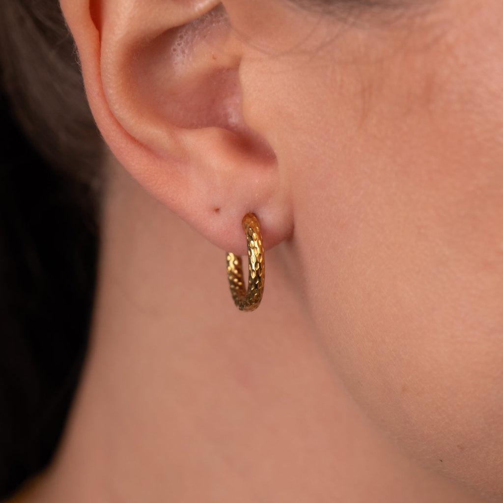 Brinco de Argola Texturizado Banhado em Ouro 18K