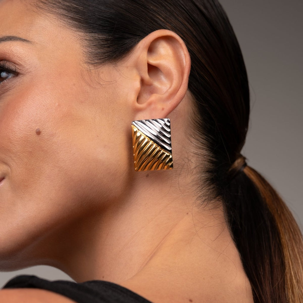 Brinco Dual Square com Mix de Banhos Dourado e Prata