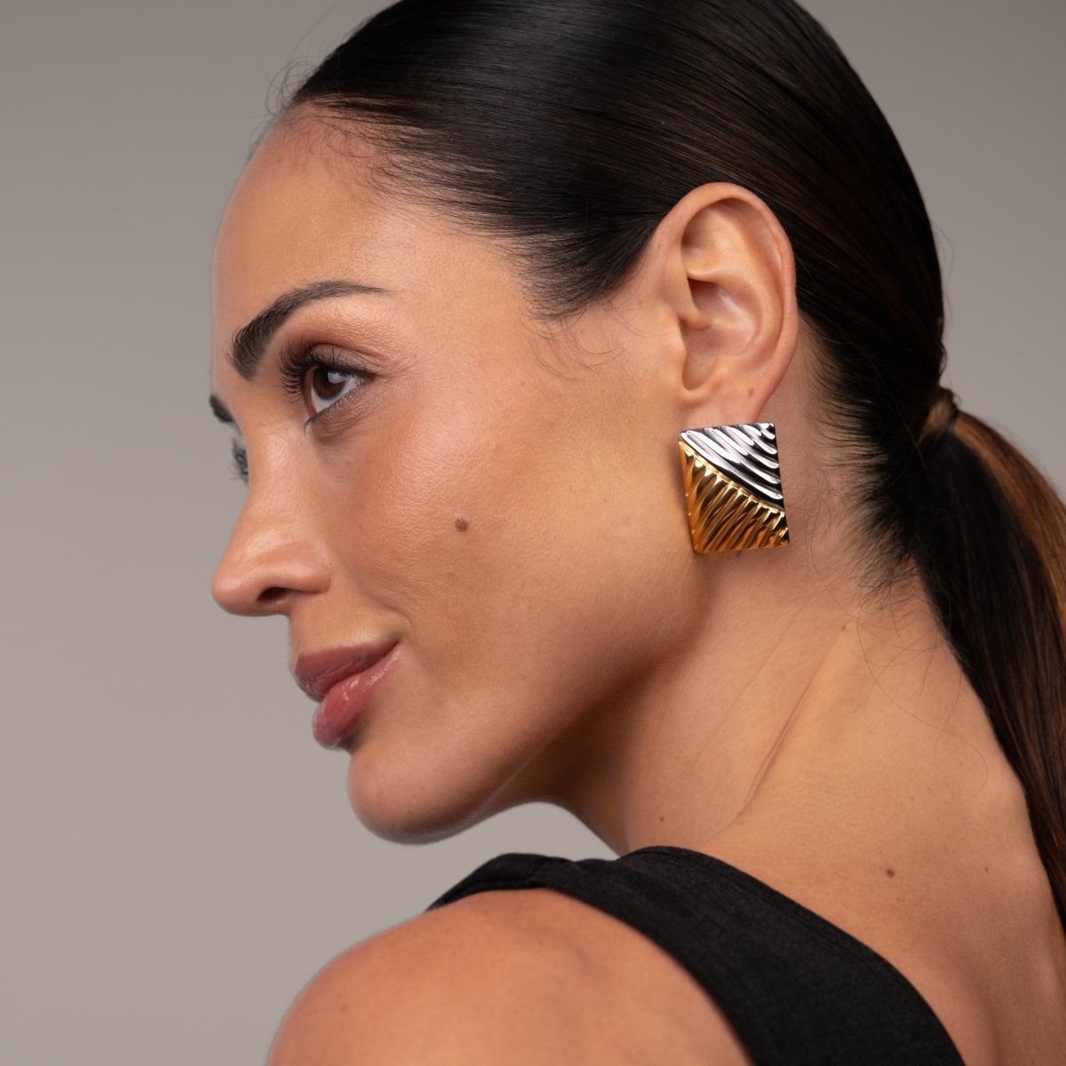 Brinco Dual Square com Mix de Banhos Dourado e Prata