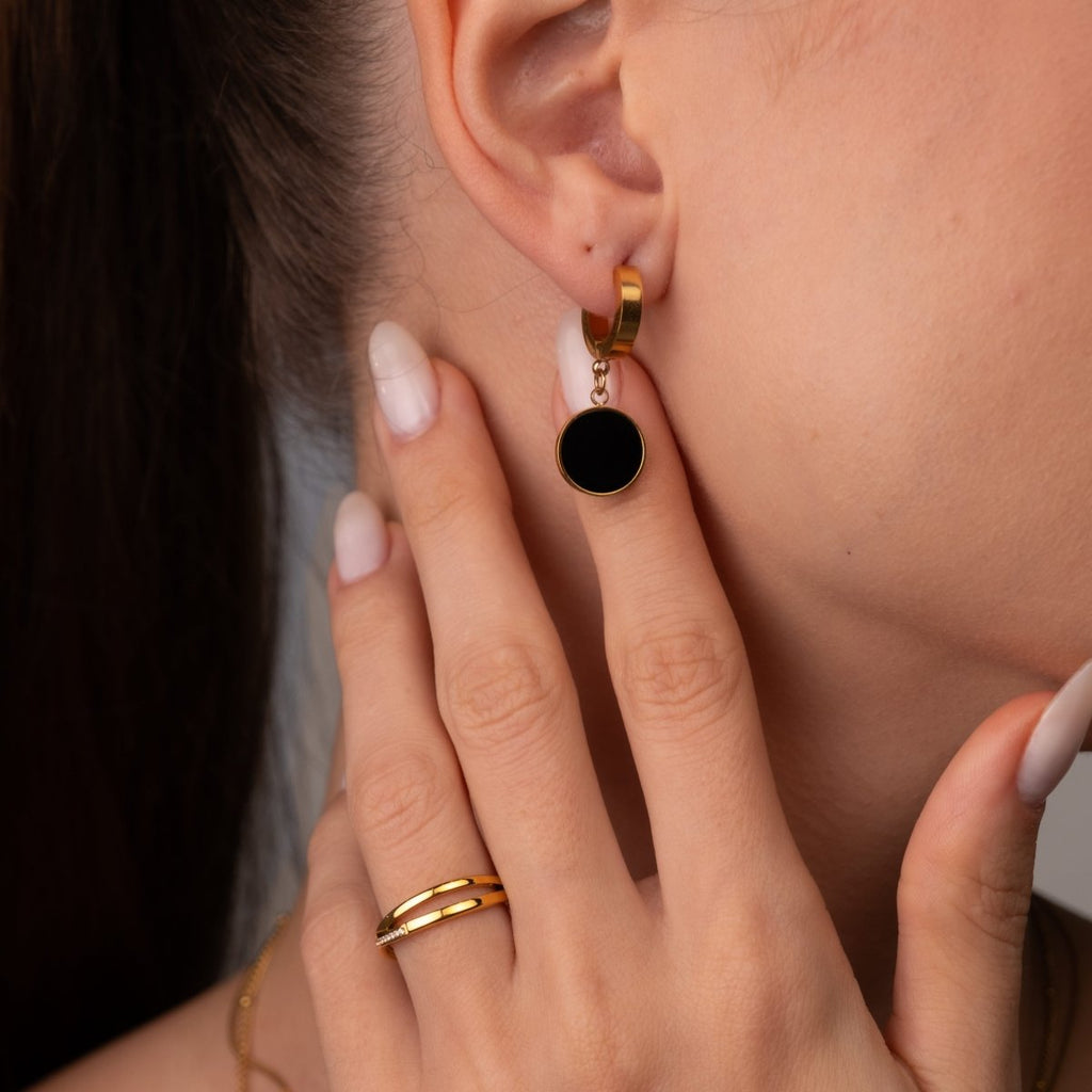 Brinco Pingente Noir Banhado em Ouro 18k