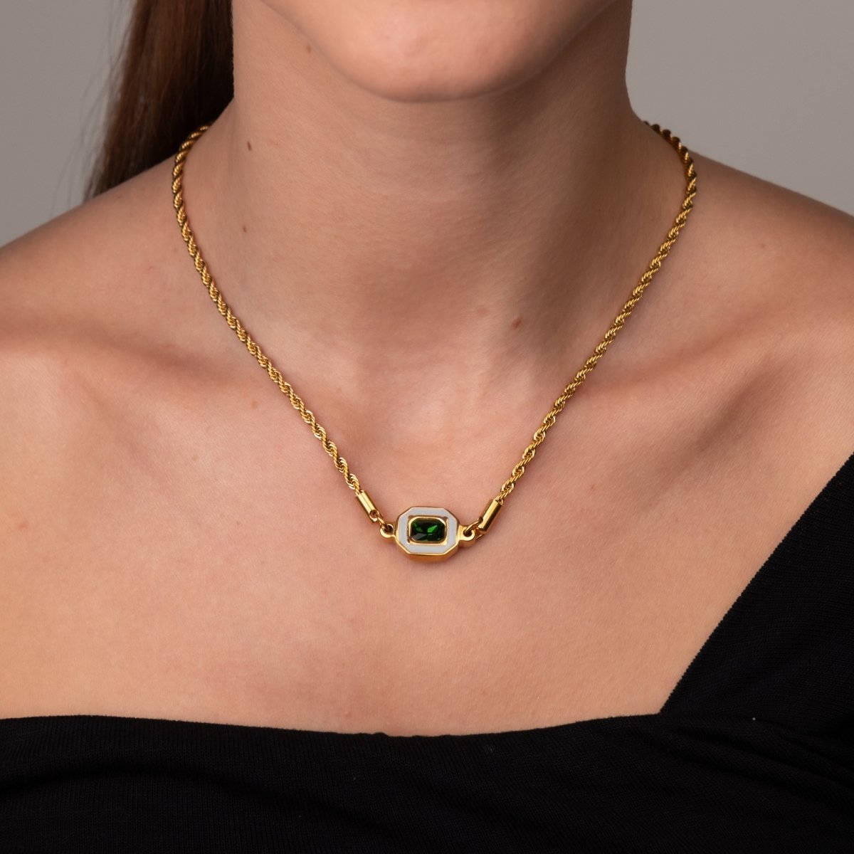 Colar Aura Esmeralda Banhado em Ouro 18K