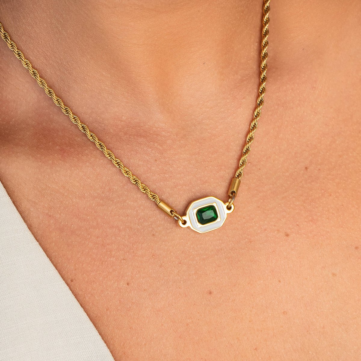 Colar Aura Esmeralda Banhado em Ouro 18K