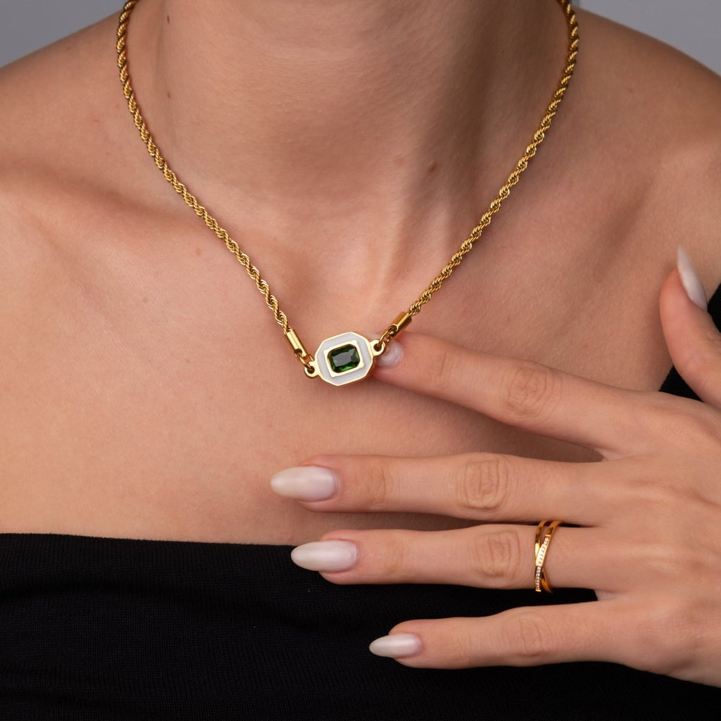 Colar Aura Esmeralda Banhado em Ouro 18K