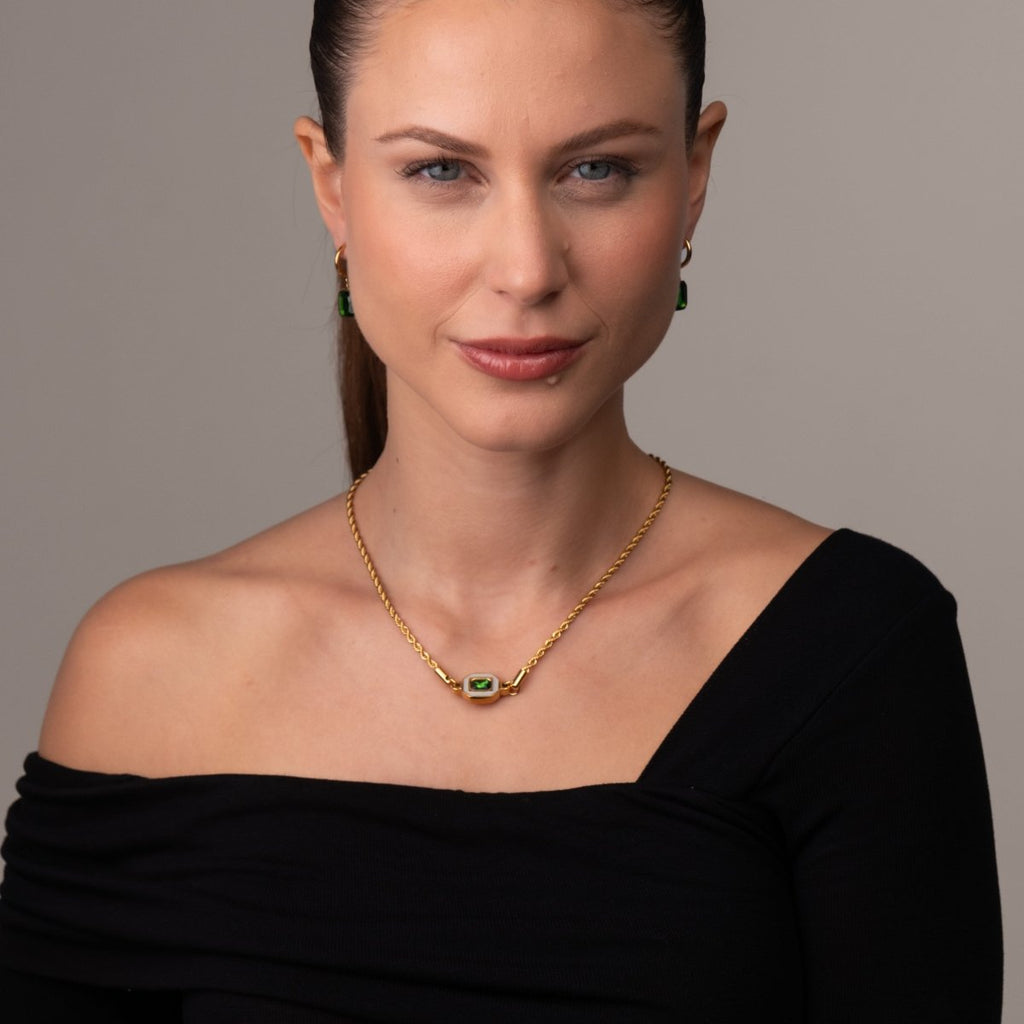 Colar Aura Esmeralda Banhado em Ouro 18K