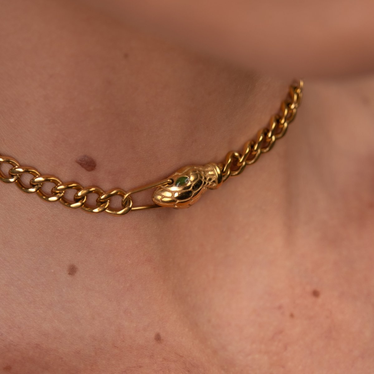 Colar Choker Serpente Banhado em Ouro 18K