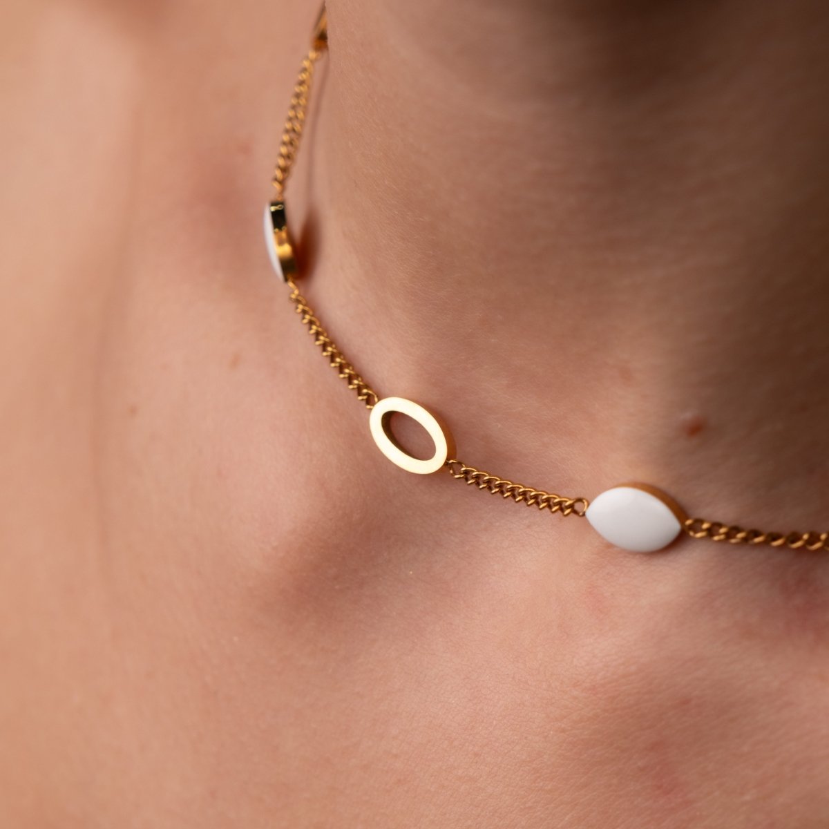 Colar Pingente Oval Angellica Banhado em Ouro 18K