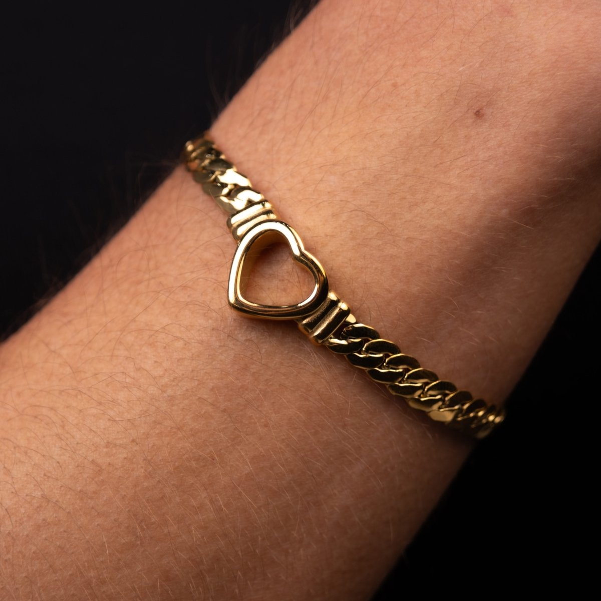 Pulseira Coração Minimalista Banhado em Ouro 18K