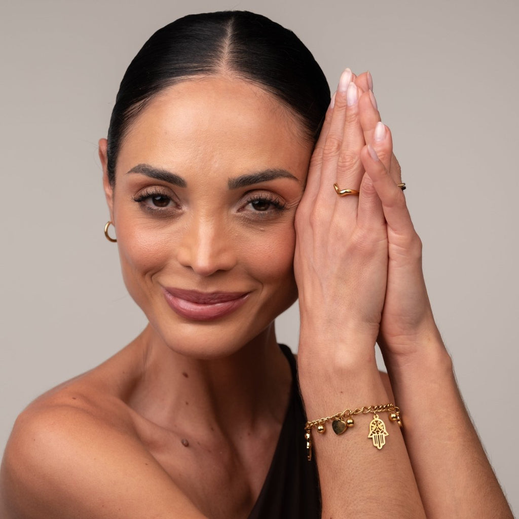 Pulseira Elos Pingente Coração e Hamsá Banhada em Ouro 18K