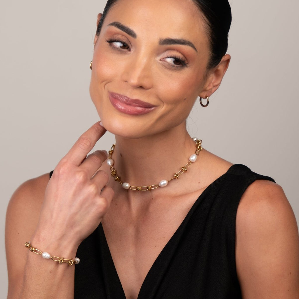 Pulseira Nó e Pérolas Banhado em Ouro 18k