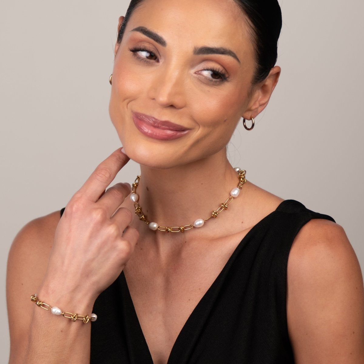 Pulseira Nó e Pérolas Banhado em Ouro 18k